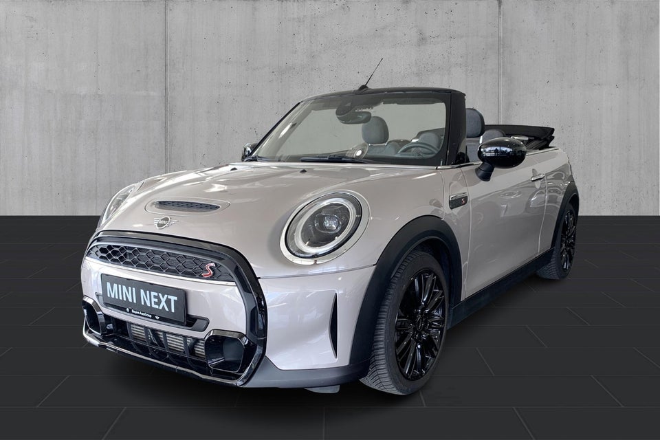 MINI Cooper S 2,0 Essential Cabriolet aut. 2d