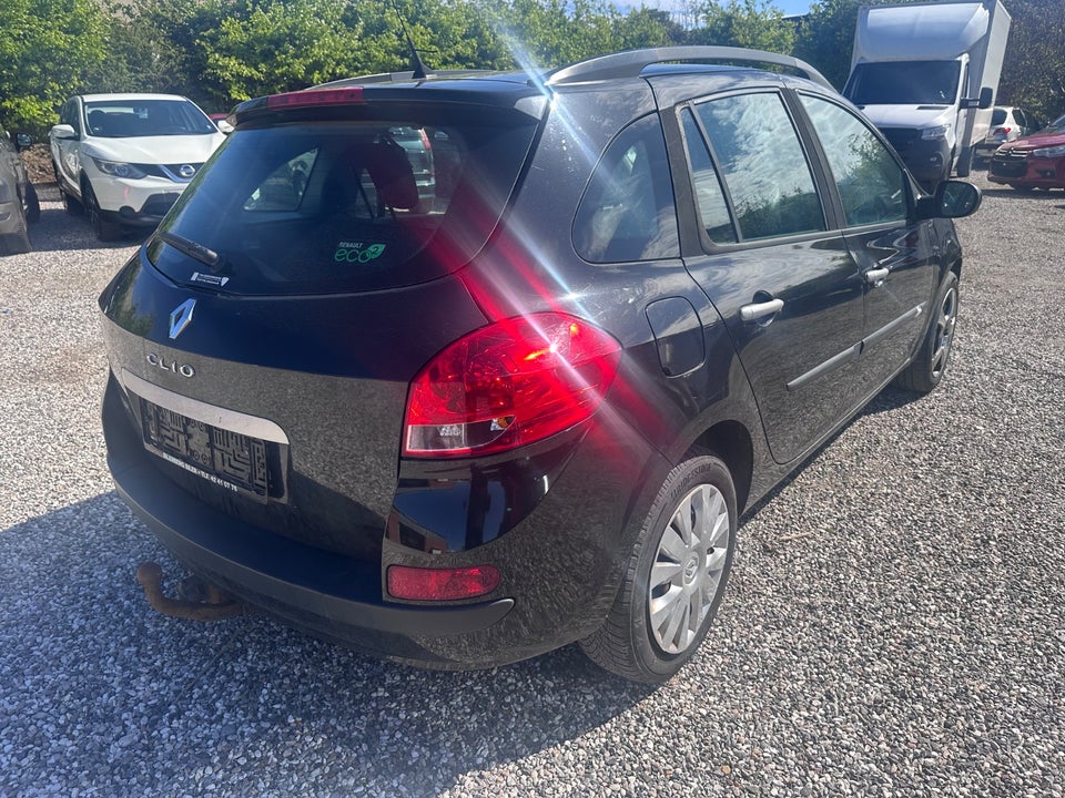 Renault Clio III 1,2 16V Authentique Sport Tourer 5d