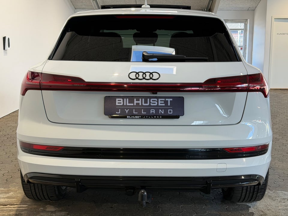 Audi e-tron 55 S-line quattro 5d