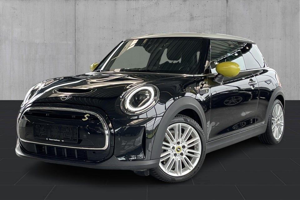 MINI Cooper SE Essential 3d