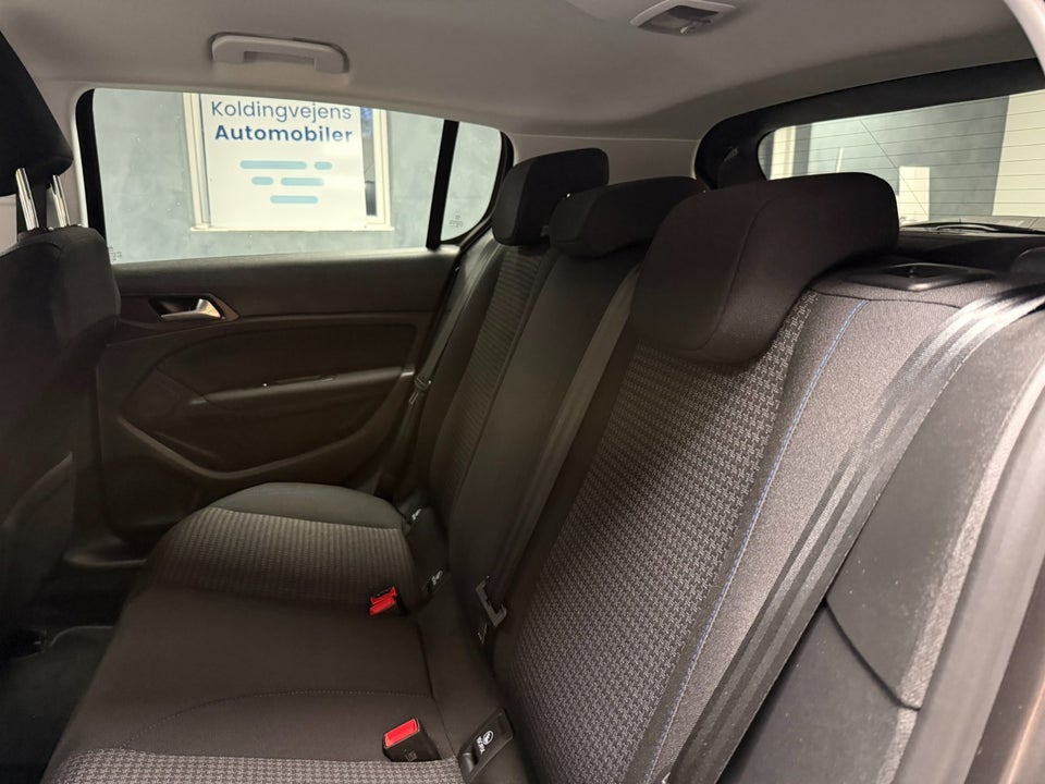 Peugeot 308 1,5 BlueHDi 130 Active 5d