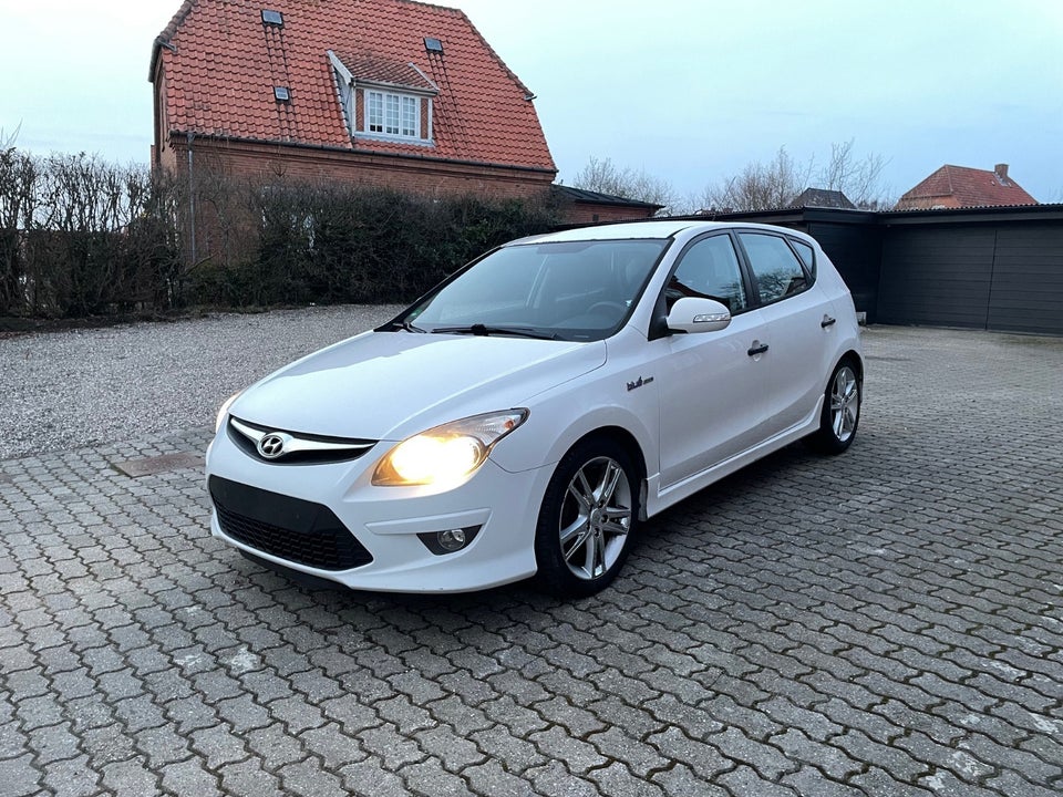 Hyundai i30 1,6 CRDi 90 Comfort Eco 5d