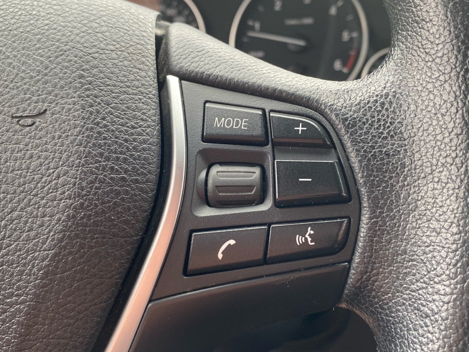 BMW 330d 3,0 Touring aut. 5d