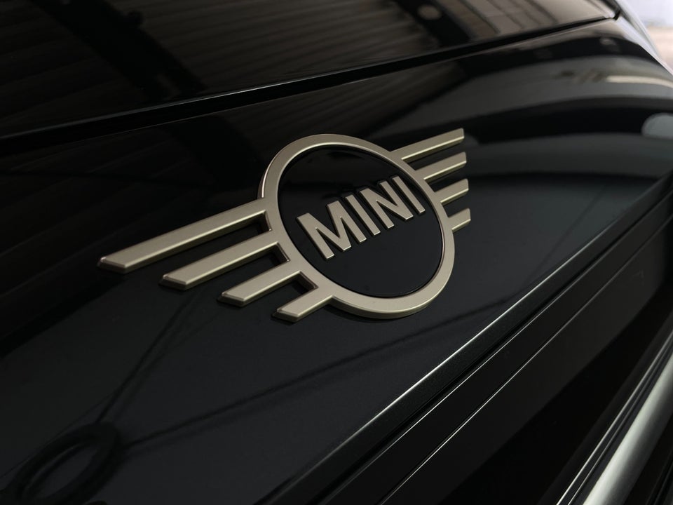 MINI Cooper E Essential Trim XS 3d