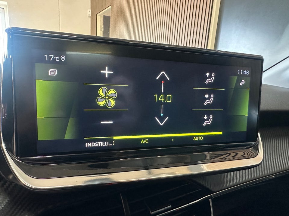 Peugeot 208 1,2 PureTech 100 Allure Sky 5d