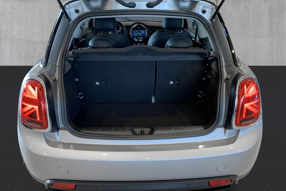 MINI Cooper SE Essential 3d