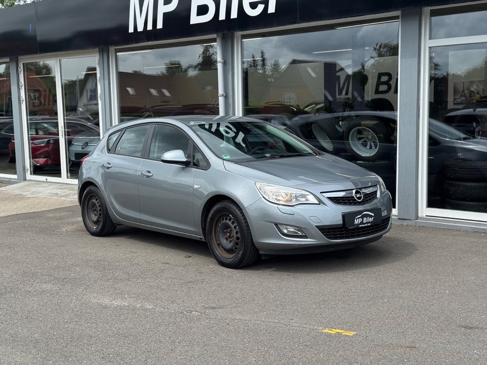 Opel Astra 1,6 Enjoy eco 5d