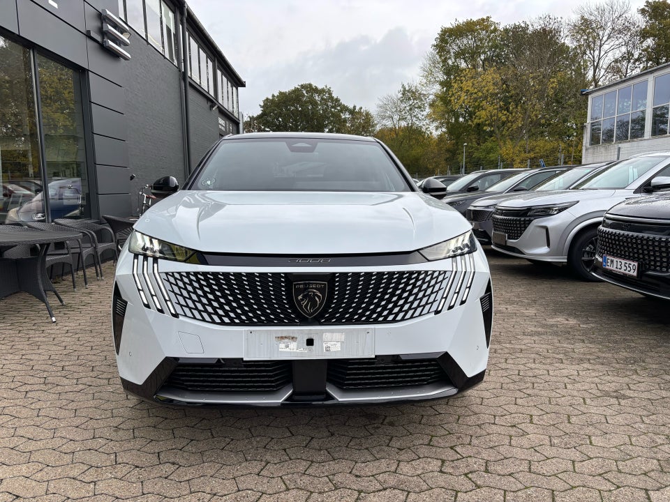 Peugeot e-3008 77 GT 5d