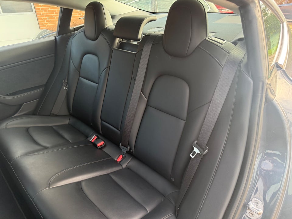 Tesla Model 3 Long Range AWD 4d