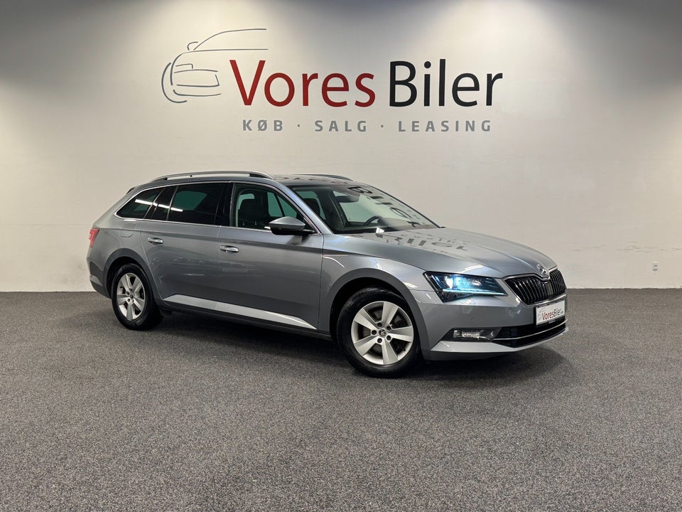 Skoda Superb 1,6 TDi 120 Style Combi DSG 5d