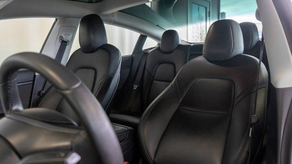 Tesla Model 3 Standard Range+ RWD 4d