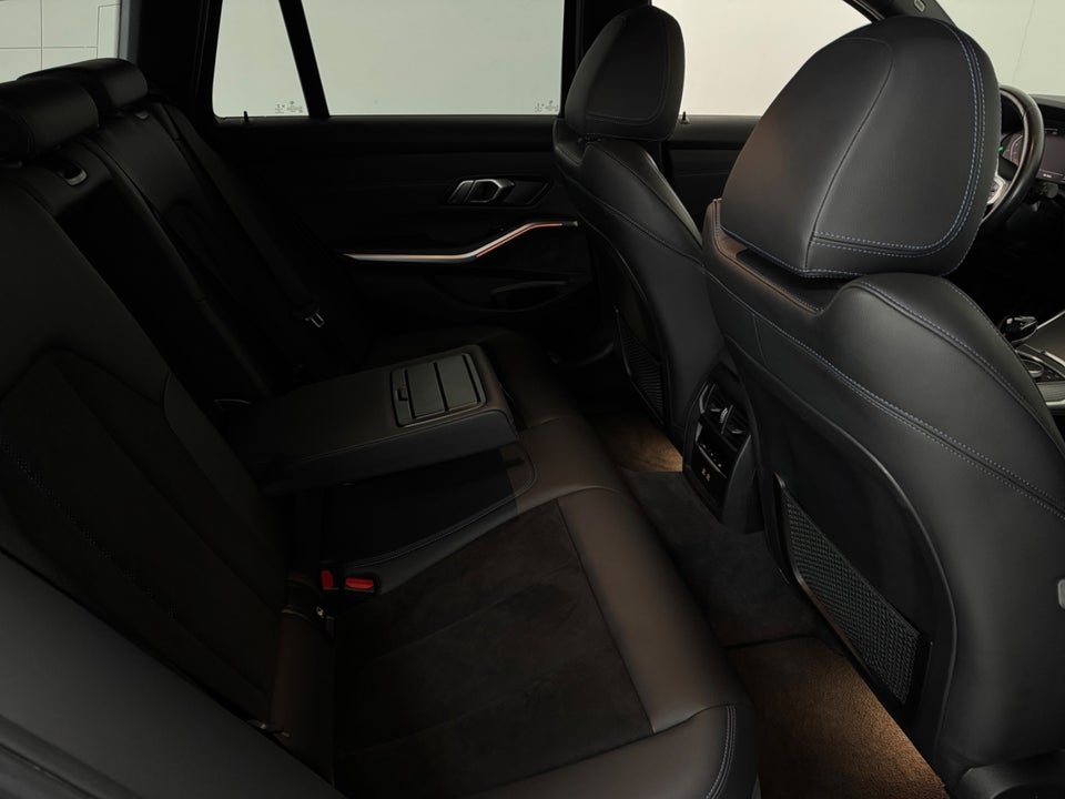 BMW 330d 3,0 Touring M-Sport xDrive aut. 5d