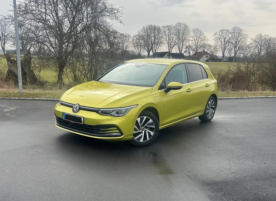 VW Golf VIII 1,4 eHybrid DSG 5d