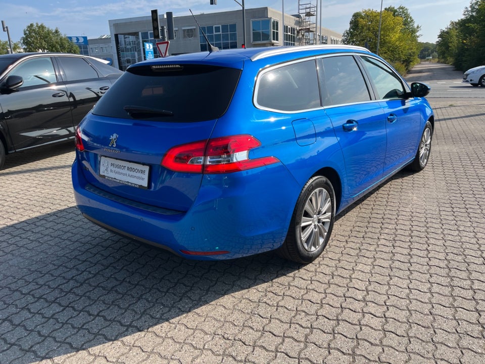 Peugeot 308 1,5 BlueHDi 130 Special Pack 5d