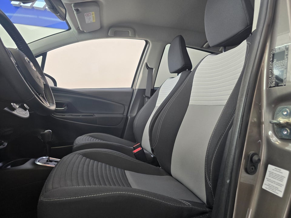 Toyota Yaris 1,5 Hybrid H3 Limited Smart e-CVT 5d