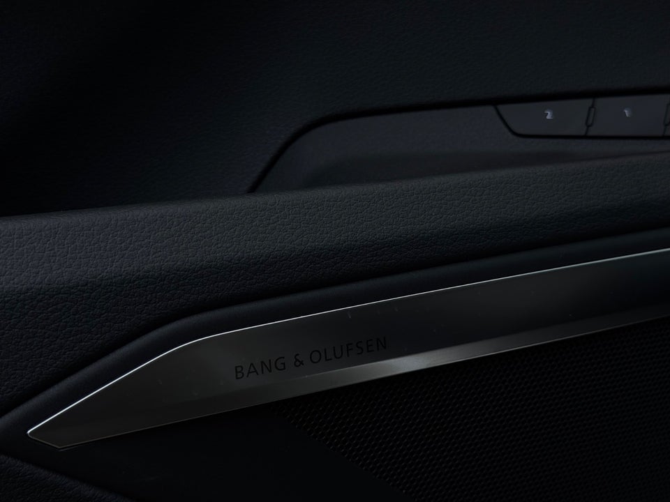 Audi Q8 e-tron 55 S-line quattro 5d