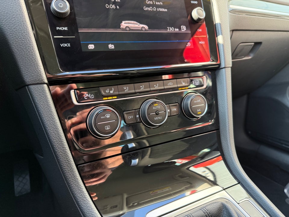 VW Golf VII 1,5 TSi 150 Highline Connect Variant DSG 5d