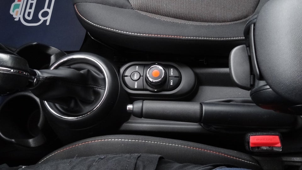 MINI Cooper 1,5 Essential Edition 5d