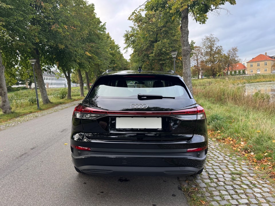 Audi Q4 e-tron 35 Attitude 5d