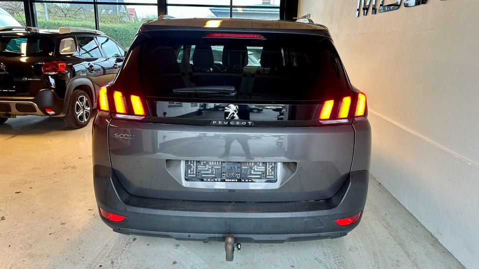 Peugeot 5008 1,2 PureTech 130 Allure 7prs 5d