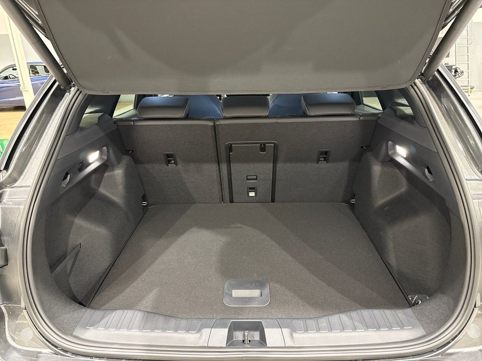 Ford Explorer 77 Premium Extended Range 5d