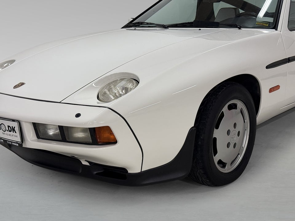 Porsche 928 4,7 S 3d