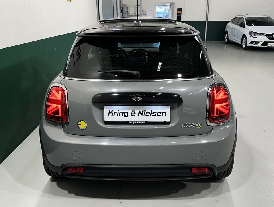 MINI Cooper SE Classic Trim 3d