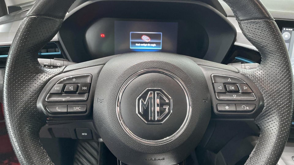 MG 5 61 Luxury 5d