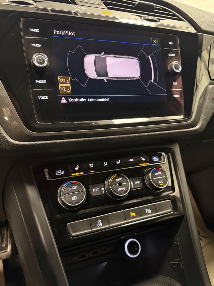 VW Touran 1,6 TDi 115 IQ.Drive DSG 7prs 5d