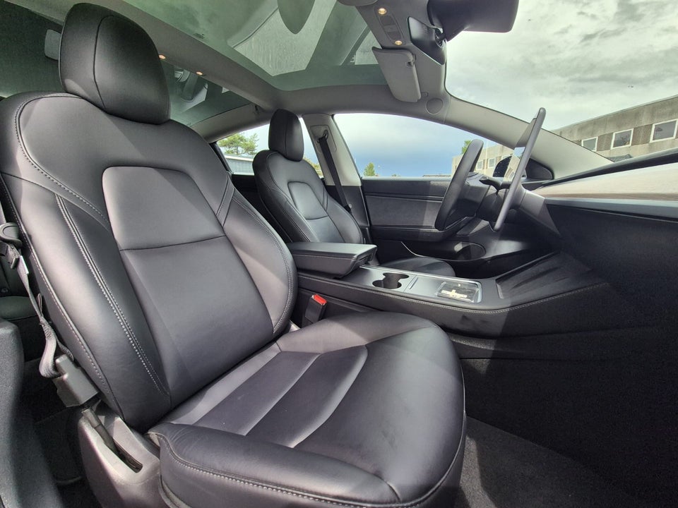 Tesla Model 3 Long Range AWD 4d