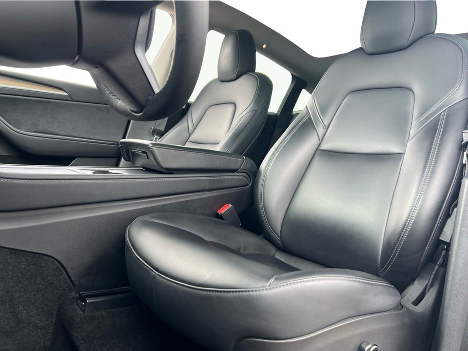 Tesla Model Y Long Range AWD 5d