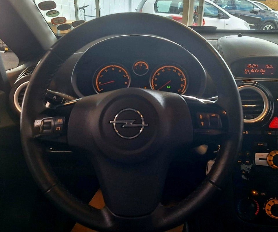 Opel Corsa 1,4 16V Cosmo 5d
