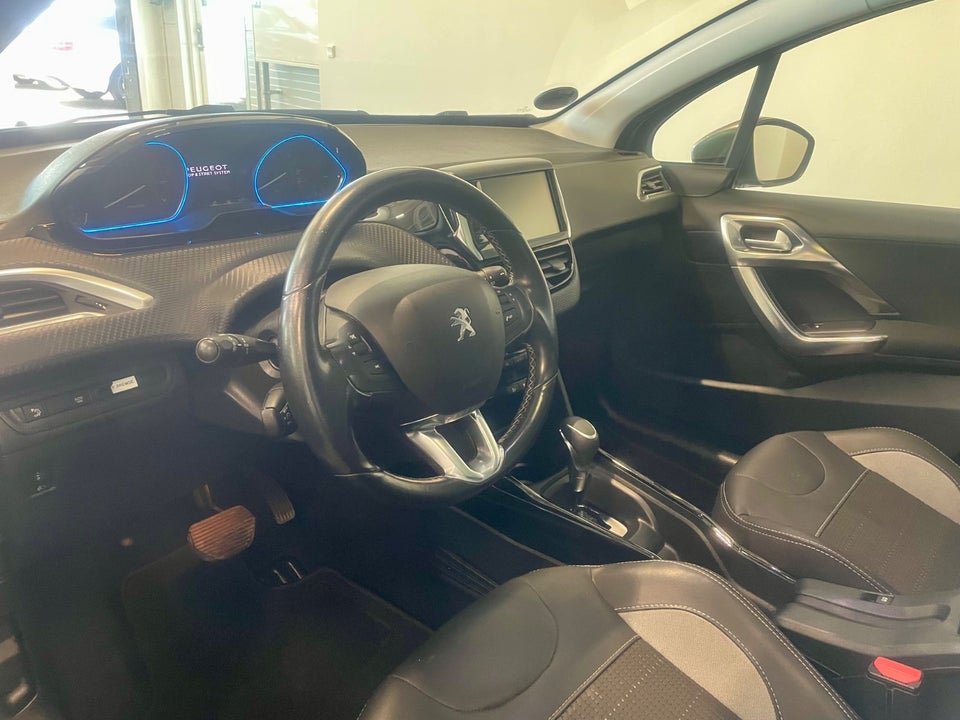 Peugeot 2008 1,2 e-THP 110 Allure Sky EAT6 5d
