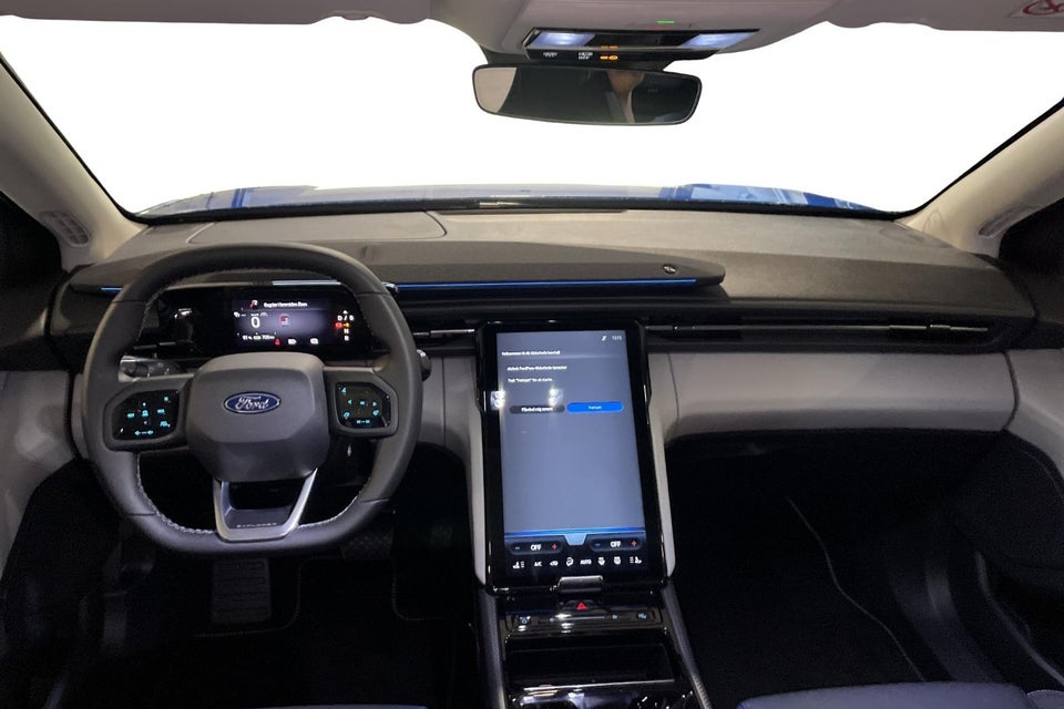 Ford Explorer 82 Premium Extended Range 5d