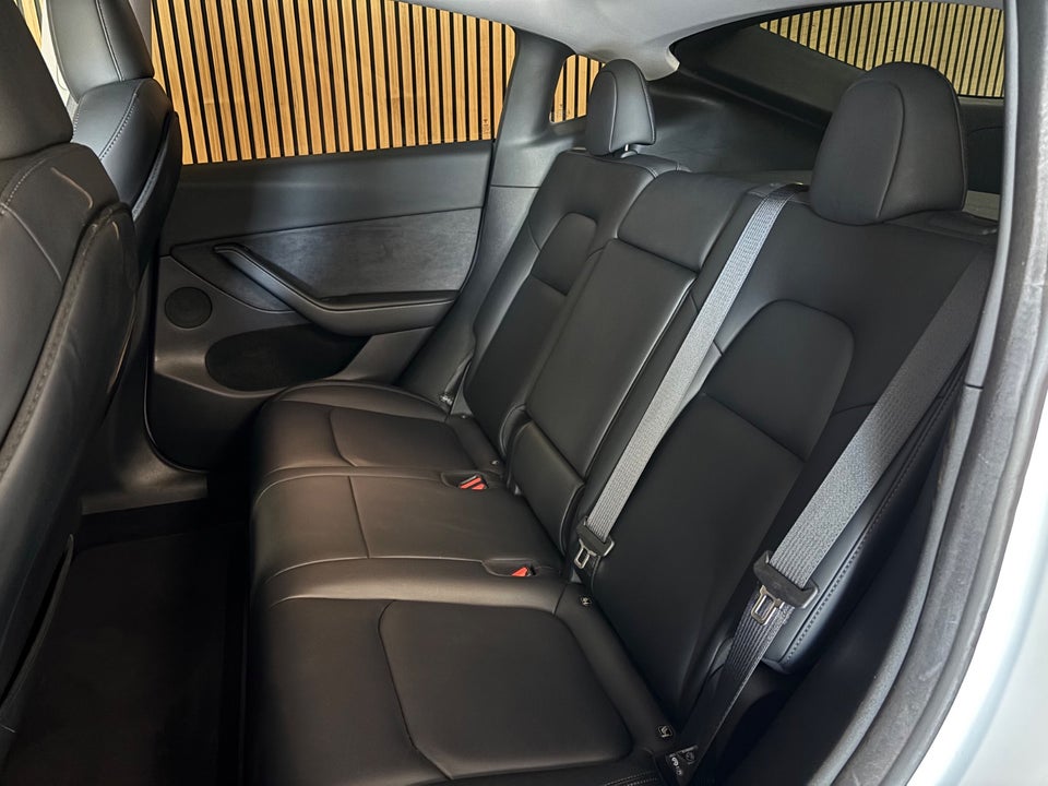 Tesla Model Y RWD 5d