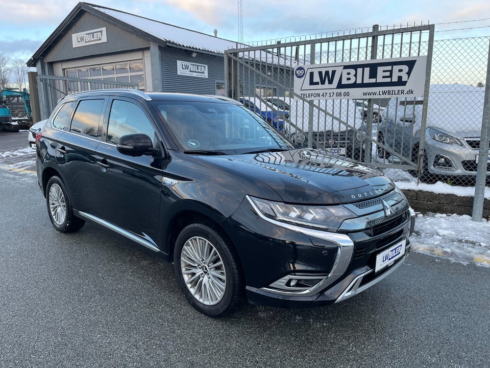 Mitsubishi Outlander 2,4 PHEV Instyle CVT 4WD 5d