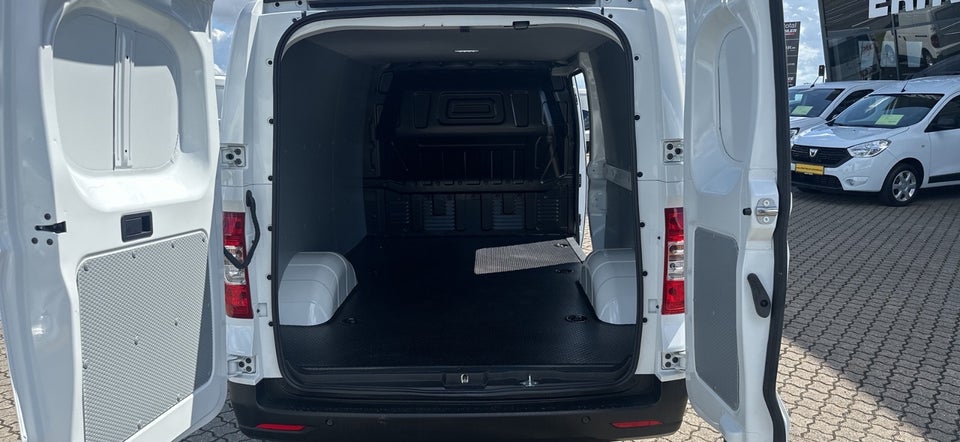 Maxus e-Deliver 3 50 Cargo Van LWB