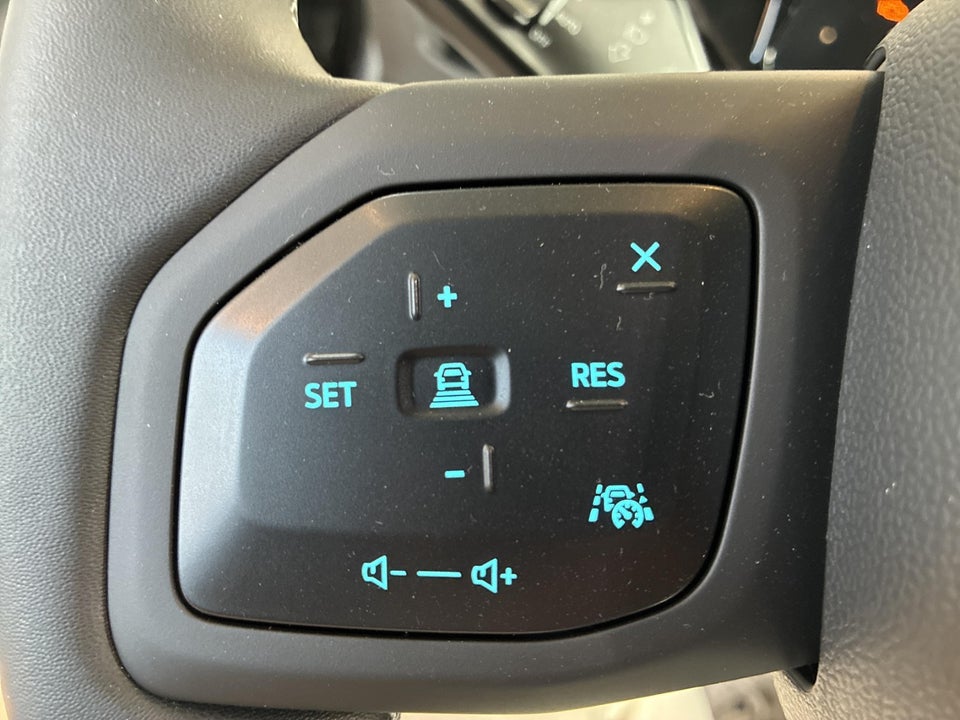 Ford Explorer 77 Premium Extended Range 5d
