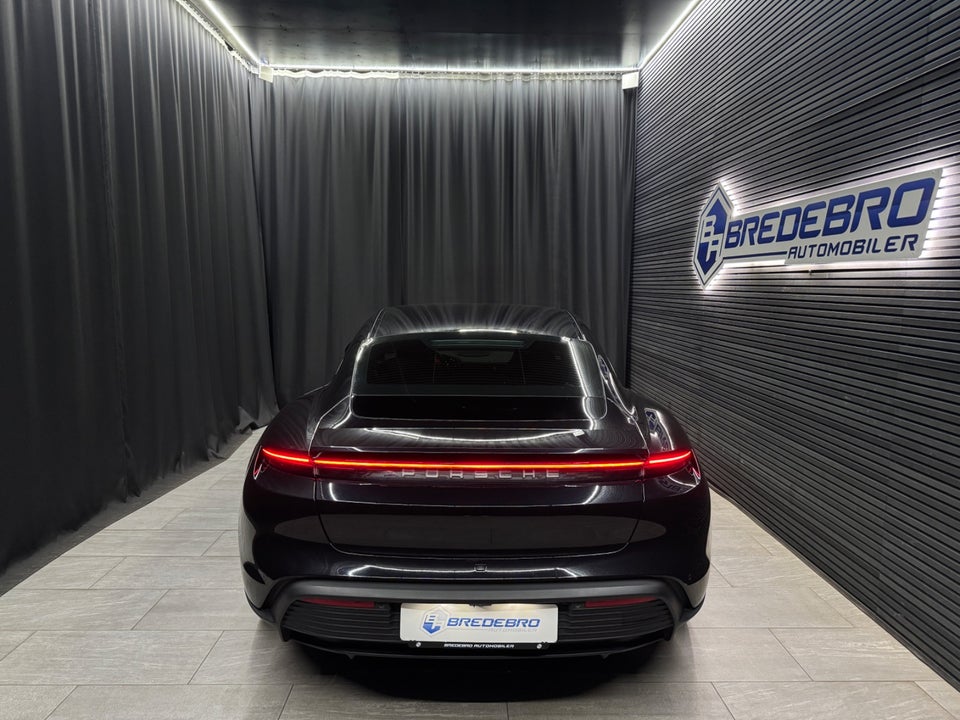 Porsche Taycan Performance+ 4d