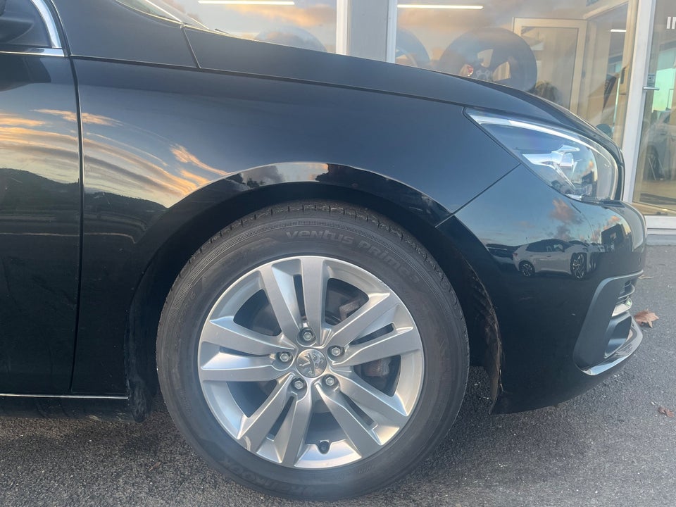 Peugeot 308 1,6 BlueHDi 120 Allure Sky 5d