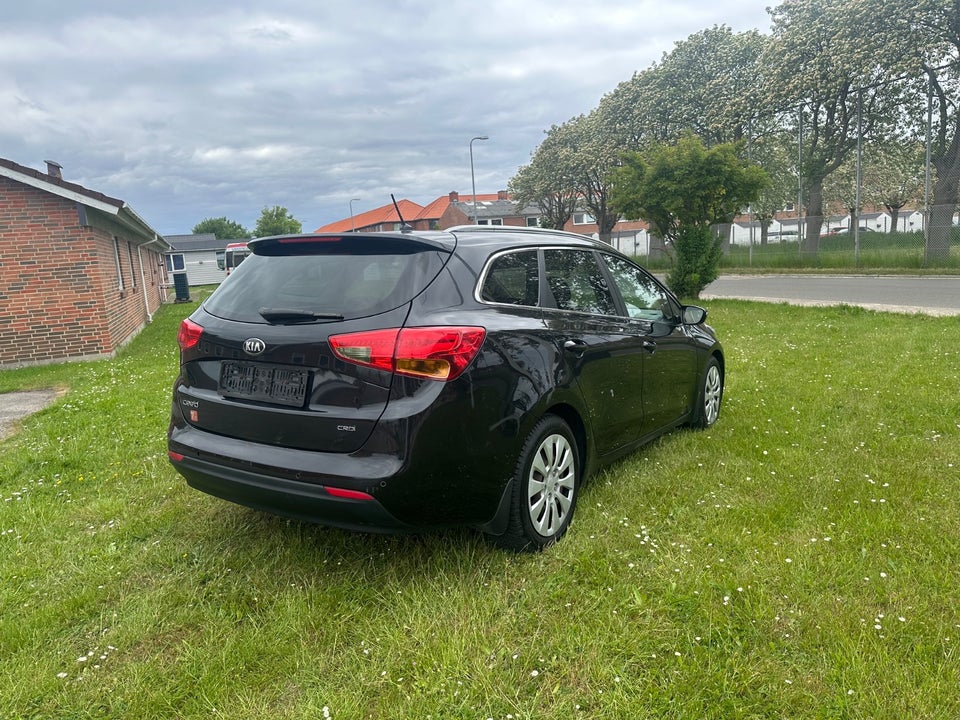 Kia Ceed 1,6 CRDi 128 Premium 5d