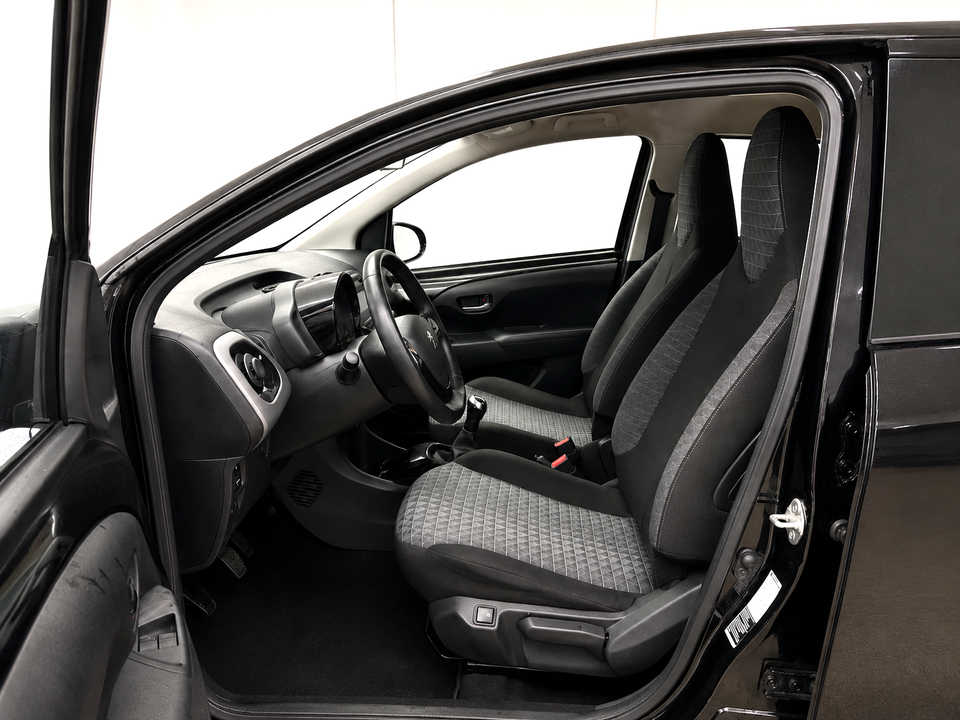 Peugeot 108 1,0 e-VTi 72 Selection Tech 5d