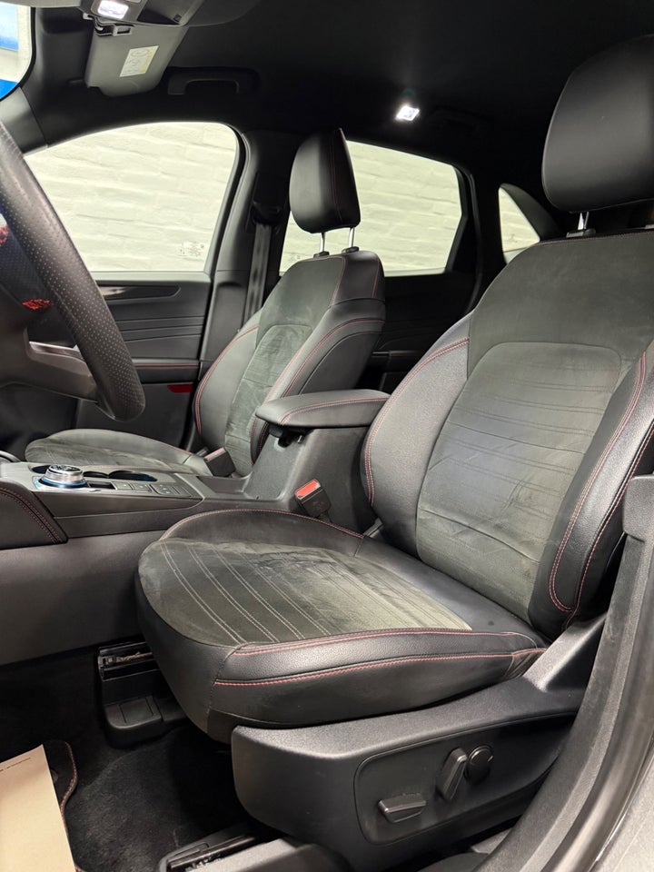 Ford Kuga 2,5 PHEV ST-Line X CVT 5d