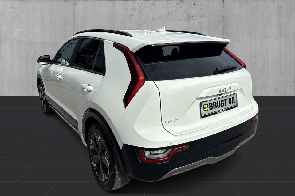 Kia Niro 64 EV Premium 5d