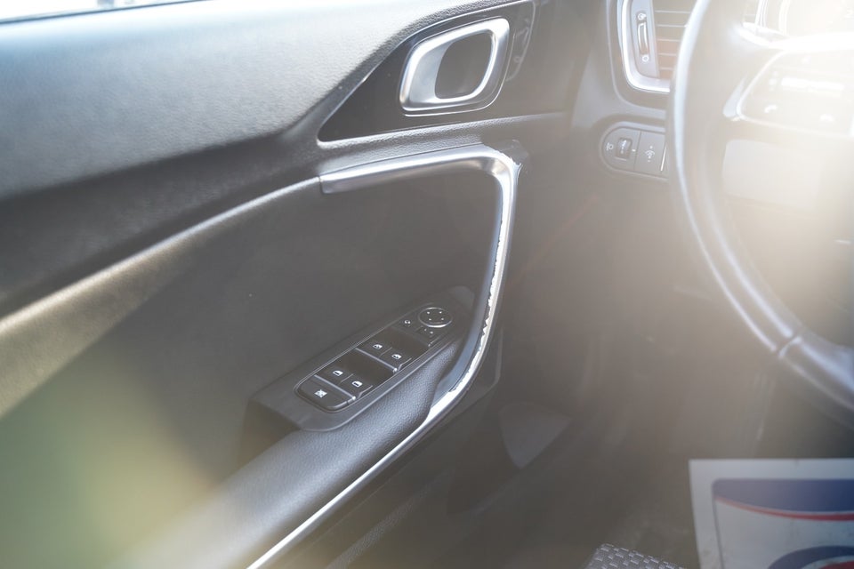 Kia Ceed 1,4 T-GDi Intro Edition SW DCT 5d