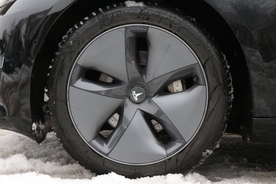 Tesla Model 3 Standard Range+ RWD 4d