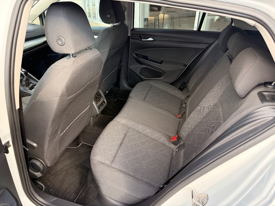 VW Golf VIII 1,5 TSi 130 Life 5d