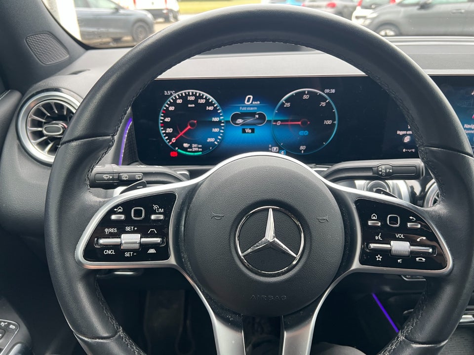 Mercedes EQB300 Progressive 4Matic 5d