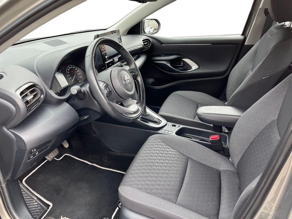 Toyota Yaris 1,5 Hybrid Active Tech e-CVT 5d