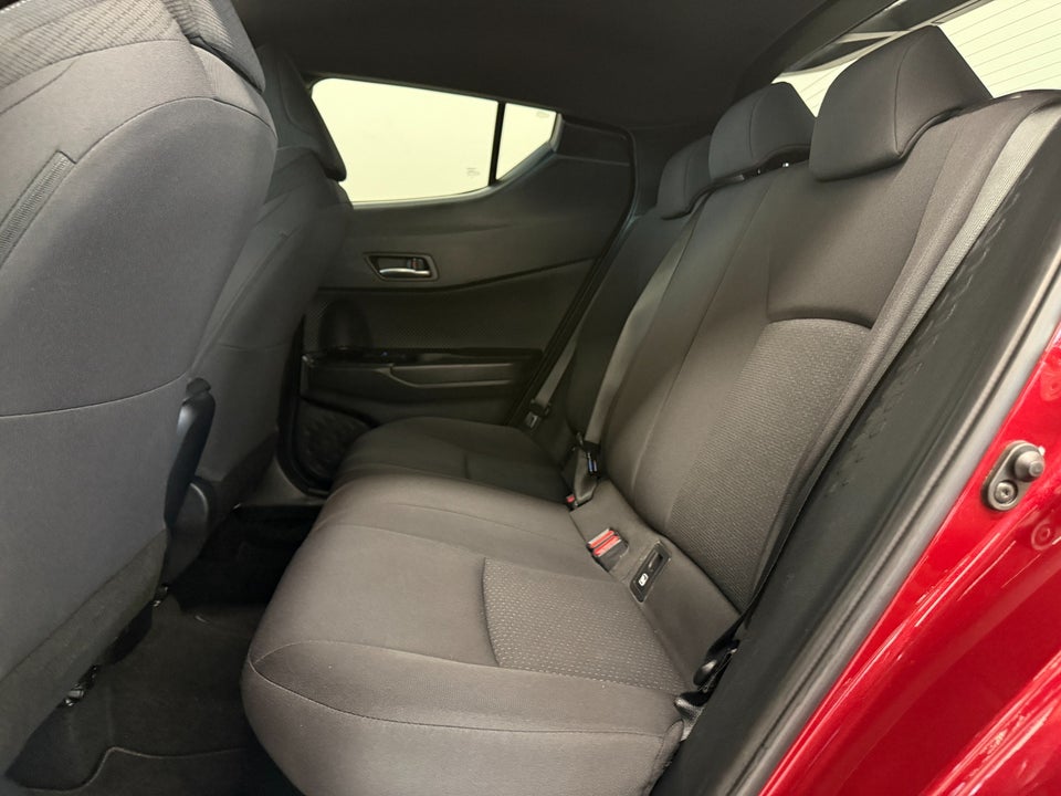 Toyota C-HR 1,8 Hybrid C-ULT CVT 5d